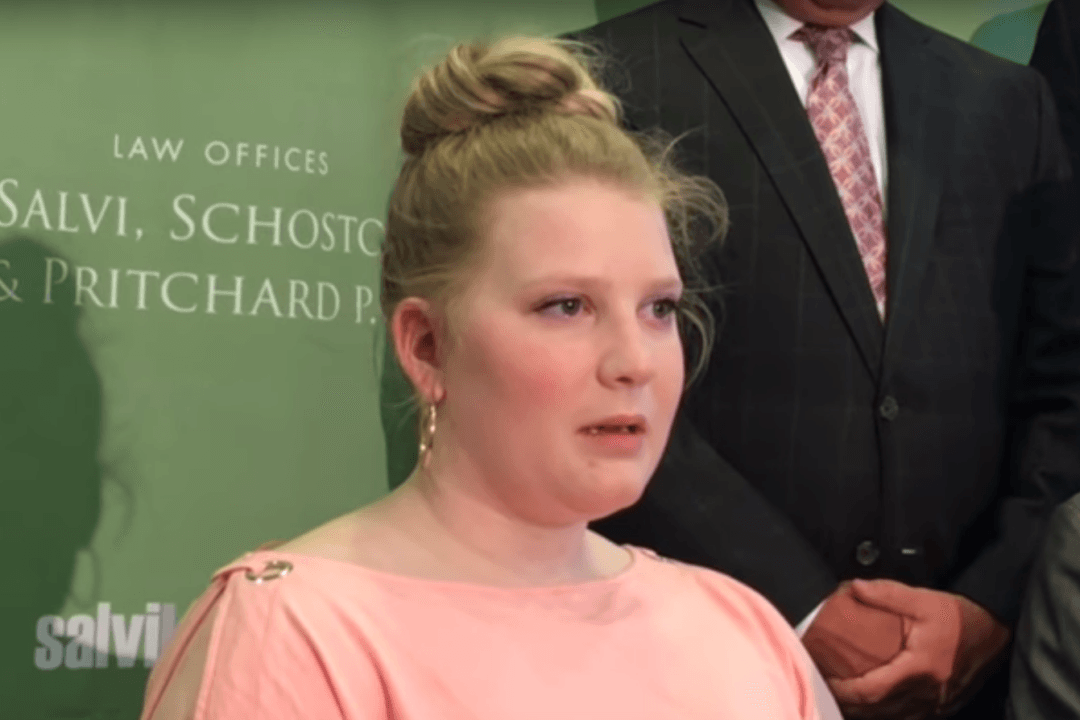 Woman Awarded $148 Million for Chicago Airport Freak Accident That Left Her Paralyzed