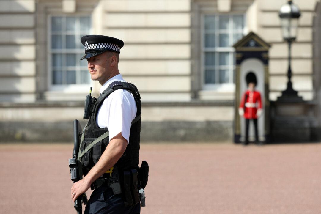 UK Police Arrest Second Suspect After Buckingham Palace Attack