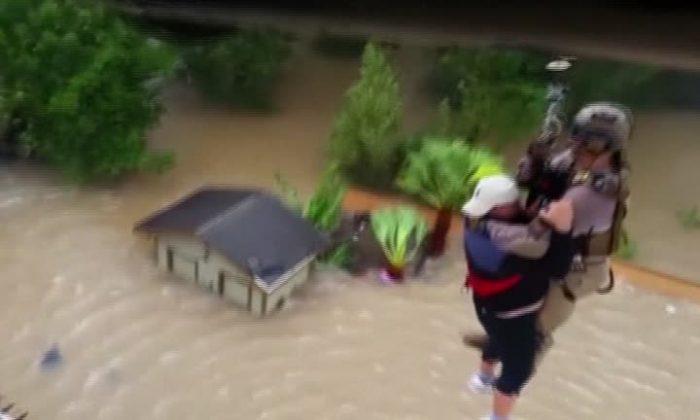 Harvey Brings Death, Destruction to Houston as Flood Waters Rise