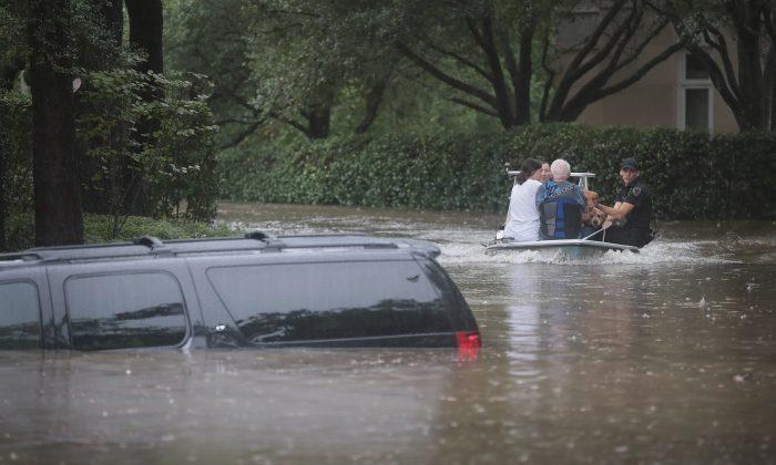 Texas Preacher, Wife Drown in Harvey Floods: Report