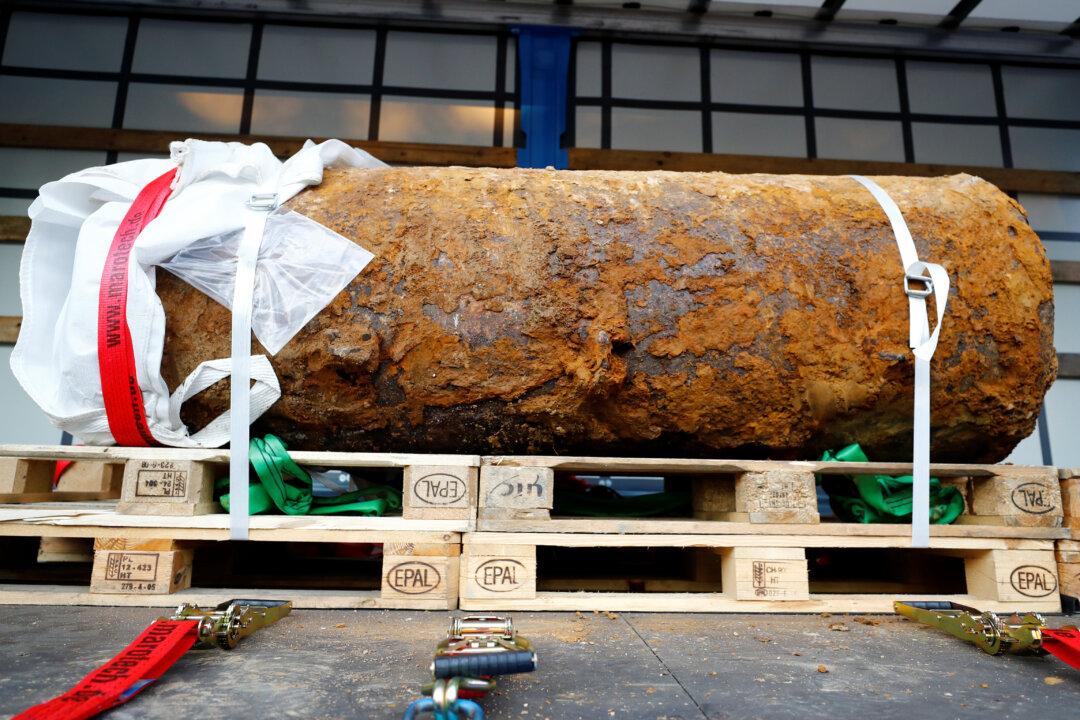 Frankfurt Defuses Massive WWII Bomb After Evacuating 60,000