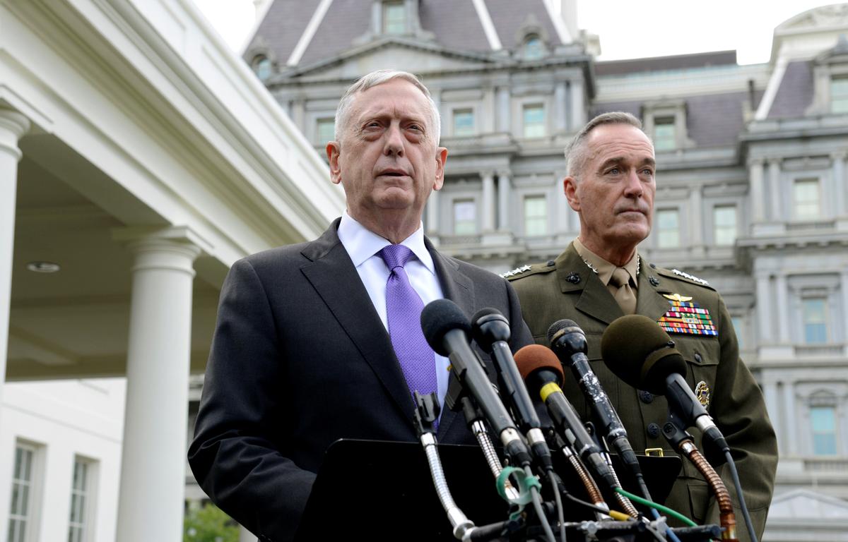 Secretary of Defense Gen. Jim Mattis (L) makes a statement outside the West Wing of the White House in response to North Korea's latest nuclear testing, as Chairman of the Joint Chiefs of Staff Gen. Joseph Dunford listens, in Washington, Sept. 3, 2017. (REUTERS/Mike Theiler)
