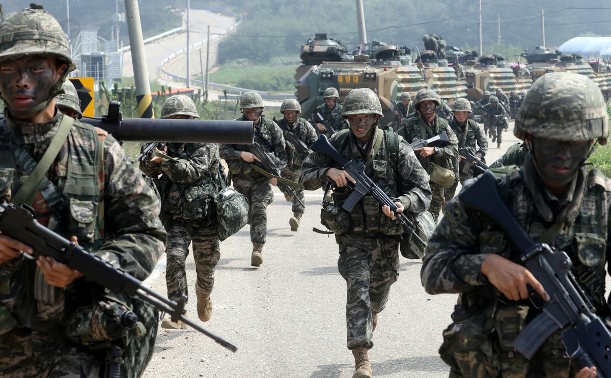 South Korean marines take part in a military exercise on South Korea's Baengnyeong Island, near the disputed sea border with the north on Sept. 7, 2017. (Choi Jae-gu/Yonhap via REUTERS)