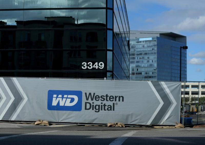 Apple Moves to Ward Western Digital Off Control of Toshiba Chips: Sources