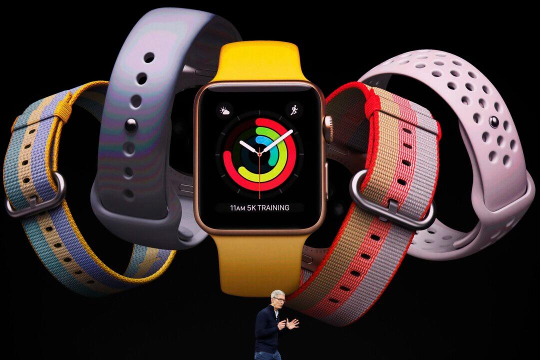 Apple Unveils Cellular Watch as New iPhone Awaited