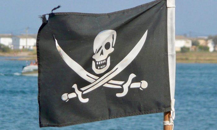 Covert US Submarine Spotted Flying Pirate Flag