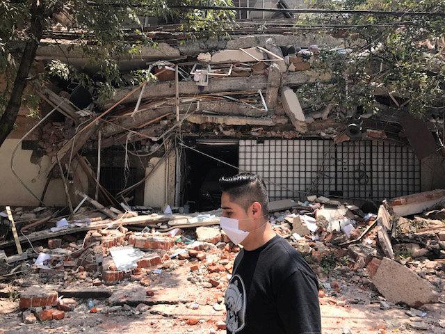 Strong 7.1 Quake Hits Mexico, People Trapped in Collapsed Buildings