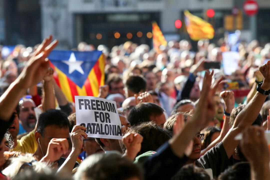 Police Arrest High-Ranking Catalan Officials in Raids