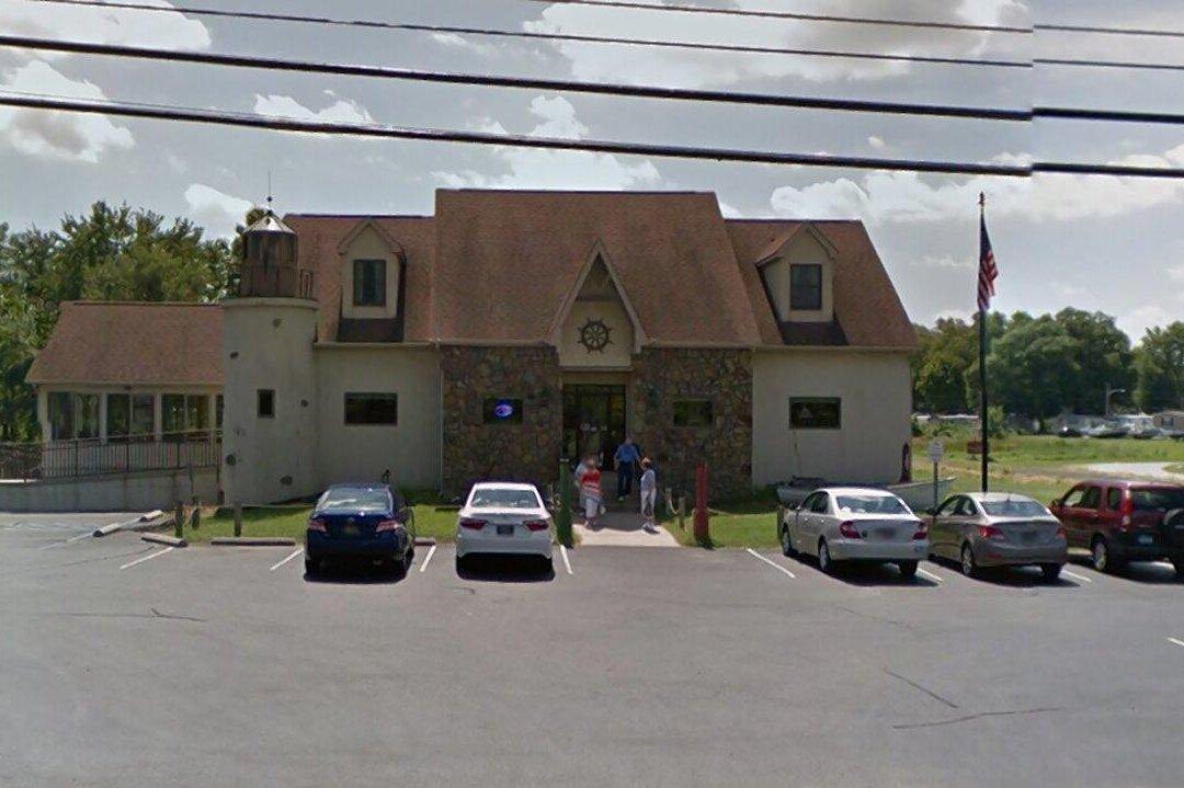 Woman Goes ‘Crazy’ Over Veteran Bringing His PTSD Service Dog Into Restaurant