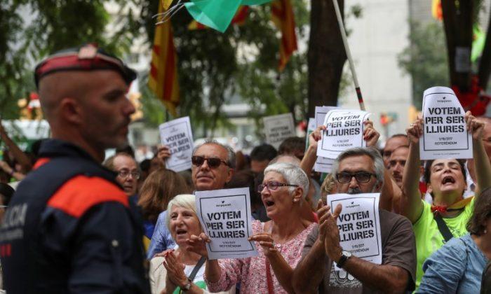 Spain Sends More Police to Block Catalonia Referendum