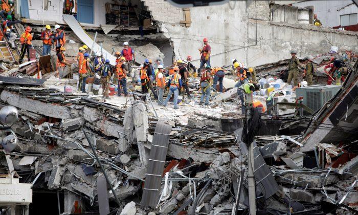 Hopes for Mexico Quake Survivors Dim as Search Enters Sixth Day