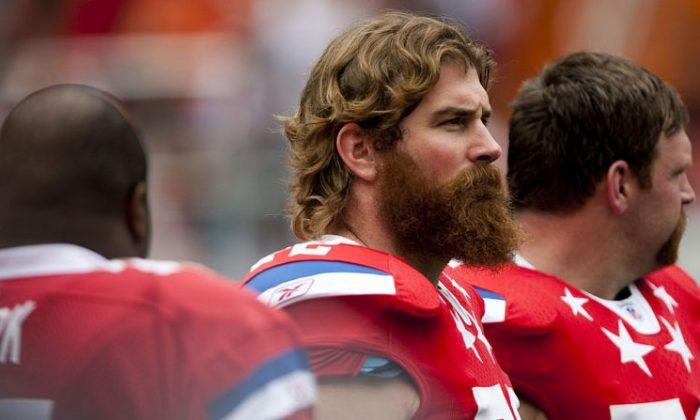 Former Patriots Star Tackle Ashamed of Team Over National Anthem Protest