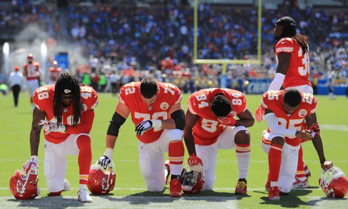 Reports: 200 Players Protested During US National Anthem on Sunday, Sept. 24