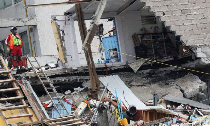 Mexico in Three-Day Countdown to Search for Earthquake Survivors