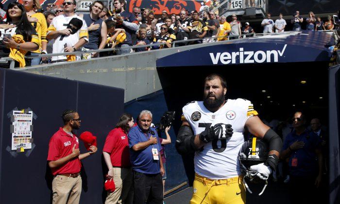 Entire Steelers Team, Except Alejandro Villanueva, Stand in Tunnel During National Anthem