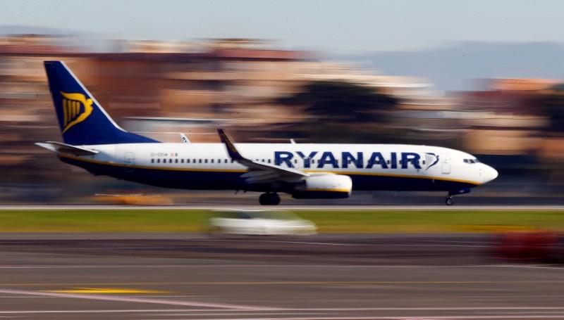 A Ryanair aircraft lands at Ciampino Airport in Rome, Italy Dec. 24, 2016. (REUTERS/Tony Gentile)