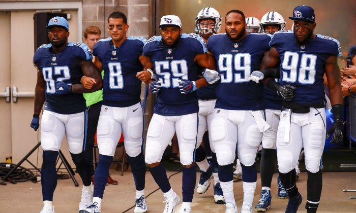 Tennessee Titans Delanie Walker Has One Word for Fans Who Boycott