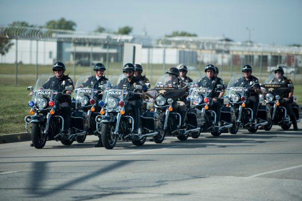 Motorcycle police who escorted US President Donald Trump to Indianapolis International Airport on Sept. 27. (BRENDAN SMIALOWSKI/AFP/Getty Images)
