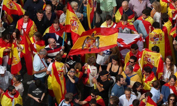 Spanish Police Move to Enforce Ban on Catalan Independence Poll