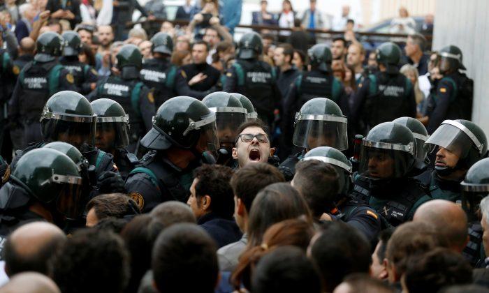 Violence Erupts as Catalans Vote on Split From Spain