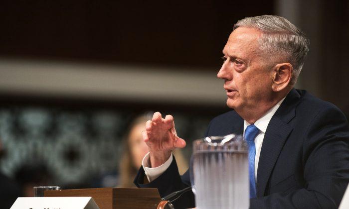 Gen. Mattis: US Working on Diplomatic Efforts While Keeping Military Options Open
