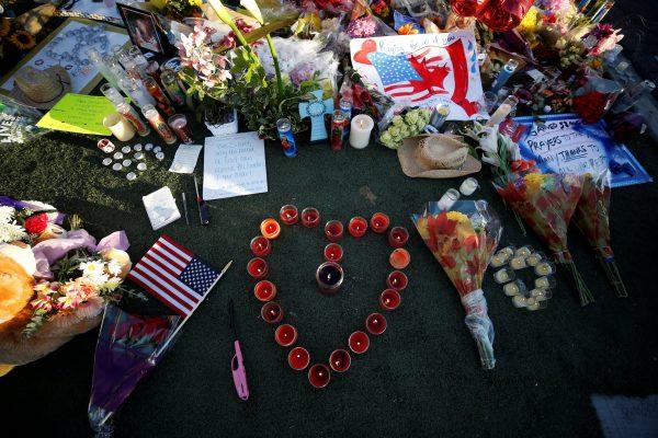 A makeshift memorial is pictured in the middle of Las Vegas Boulevard following the mass shooting in Las Vegas, Nevada, U.S., October 5, 2017. (Reuters/Chris Wattie)