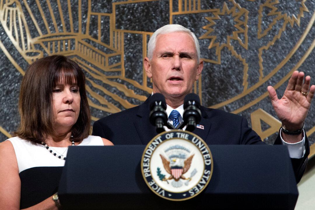 Pence Offers Solace as Las Vegas Police Puzzle Over Shooter’s Motive