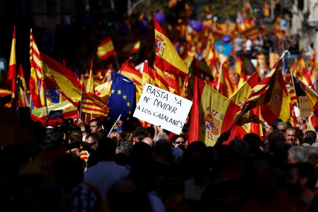 Thousands Protest in Barcelona Against Catalan Independence