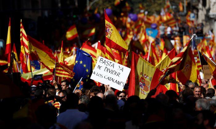 Thousands Protest in Barcelona Against Catalan Independence