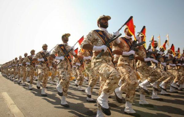 Members of the Iranian revolutionary guard march during a parade to commemorate the anniversary of the Iran-Iraq war (1980-88), in Tehran September 22, 2011. (Reuters/Stringer/File Photo)