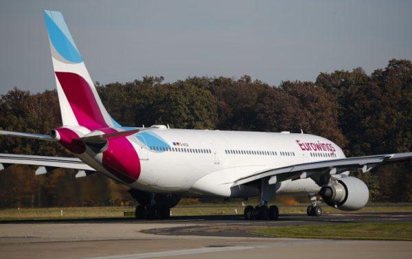 An Airbus A330 belonging to Lufthansa's low-cost brand Eurowings taxis on tarmac before its first long-haul flight to Havana, Cuba, at Cologne-Bonn airport, Germany on Nov. 2, 2015. (Reuters/Wolfgang Rattay)