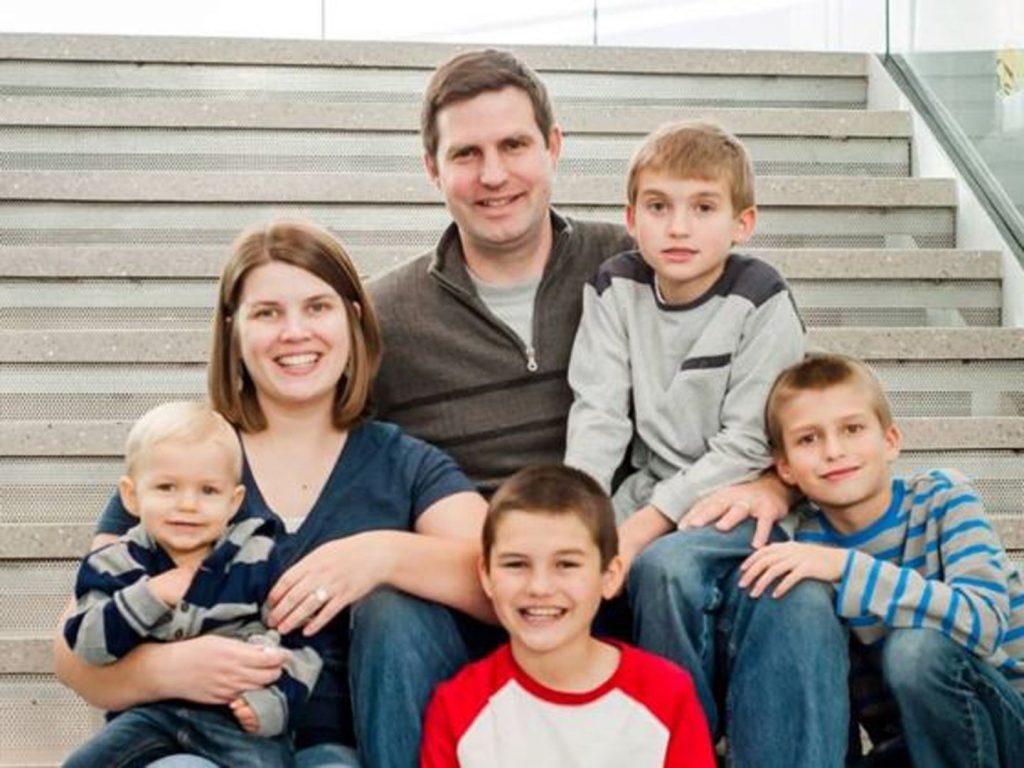 Katie Evans, her husband Jacob, and her four boys Spencer, 12, Travis, 11, Nathaniel, 9, and Gideon, 2. (YouCaring)