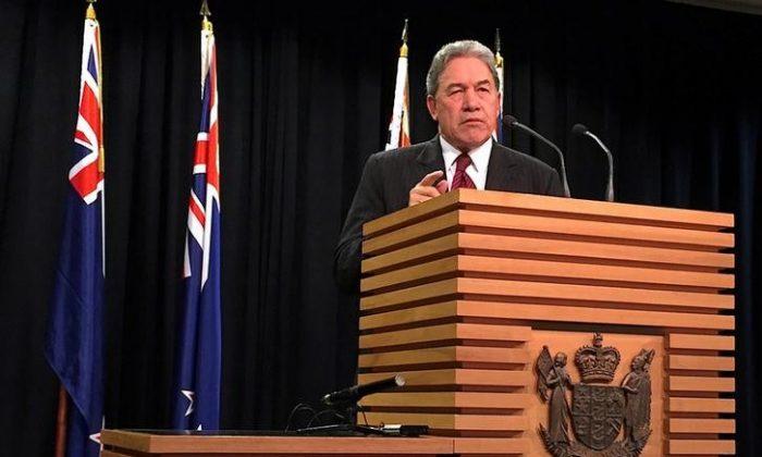 New Zealand Held in Suspense as Leaders Discuss Coalition Government