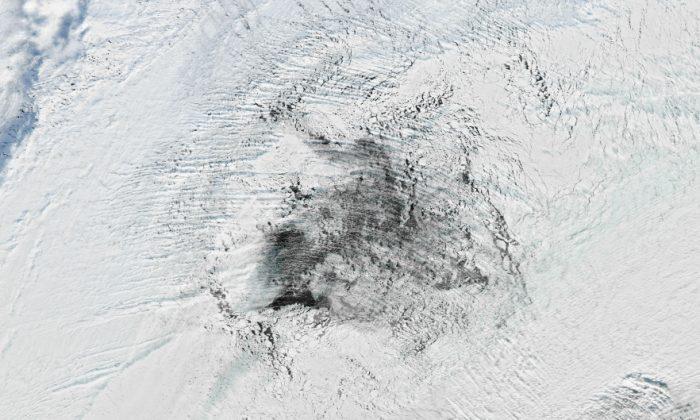 Hole in Antarctic Sea Ice Confounds Scientists