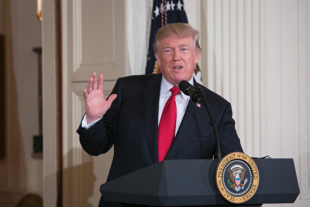 Poll: Nearly Half of Americans Think Media Is Making up Stories on Trump