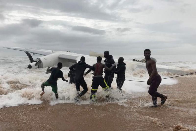 French Army Charter Plane Crashes in Ivory Coast, Four Moldovans Killed