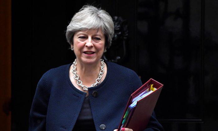 Trying to Unblock Brexit Impasse, May to Make Offer on EU Citizens