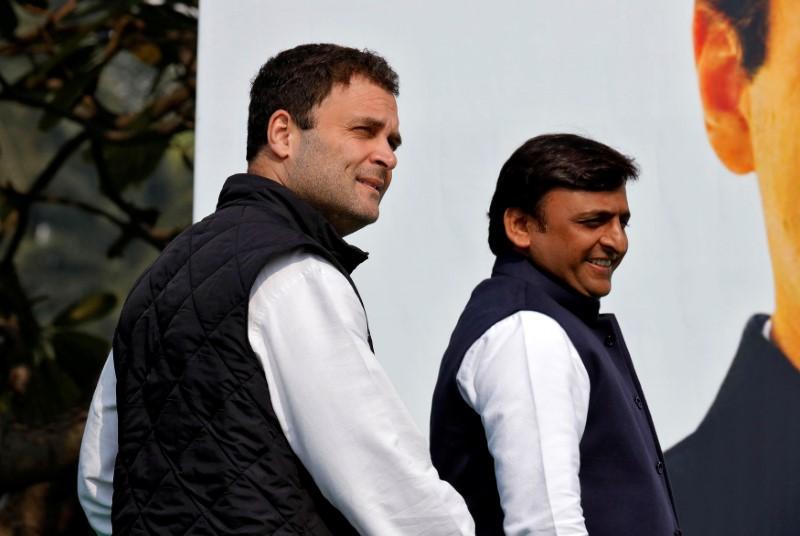 Rahul Gandhi (L), Vice-President of India's main opposition Congress Party, and Akhilesh Yadav, Samajwadi Party (SP) President and Chief Minister of the northern state of Uttar Pradesh, arrive to address a joint news conference in Lucknow, India Feb. 11, 2017. (REUTERS/Pawan Kumar/File Photo)