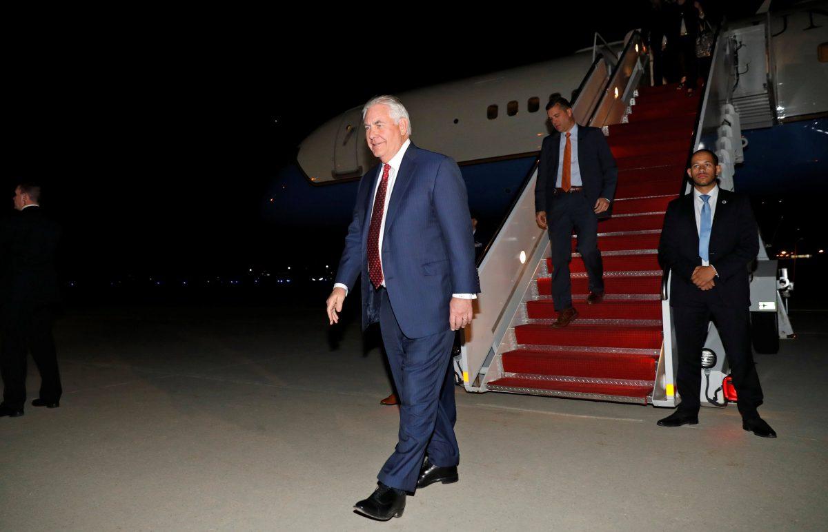 U.S. Secretary of State Rex Tillerson arrives back at Joint Base Andrews in Maryland, U.S. Oct. 26, 2017. (REUTERS/Alex Brandon/Pool)