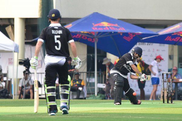 Shanan Stewart batting for New Zealand Kiwis prepares for a big hit in their match against Australia on Day 1 of the Hong Kong World Cricket Sixes at KCC on Saturday Oct 28.2017. (Bill Cox/Epoch Times)