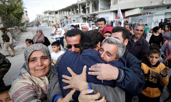 Syrian Hostages Who Escaped ISIS Receive Rapturous Homecoming
