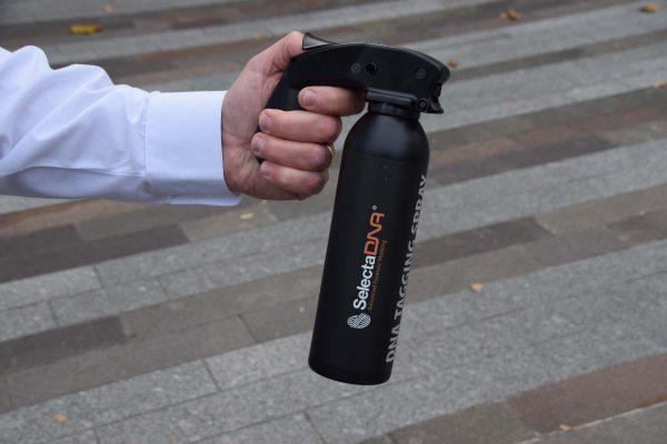 "DNA" spray that helps police identify moped theives. (Metropolitan Police)