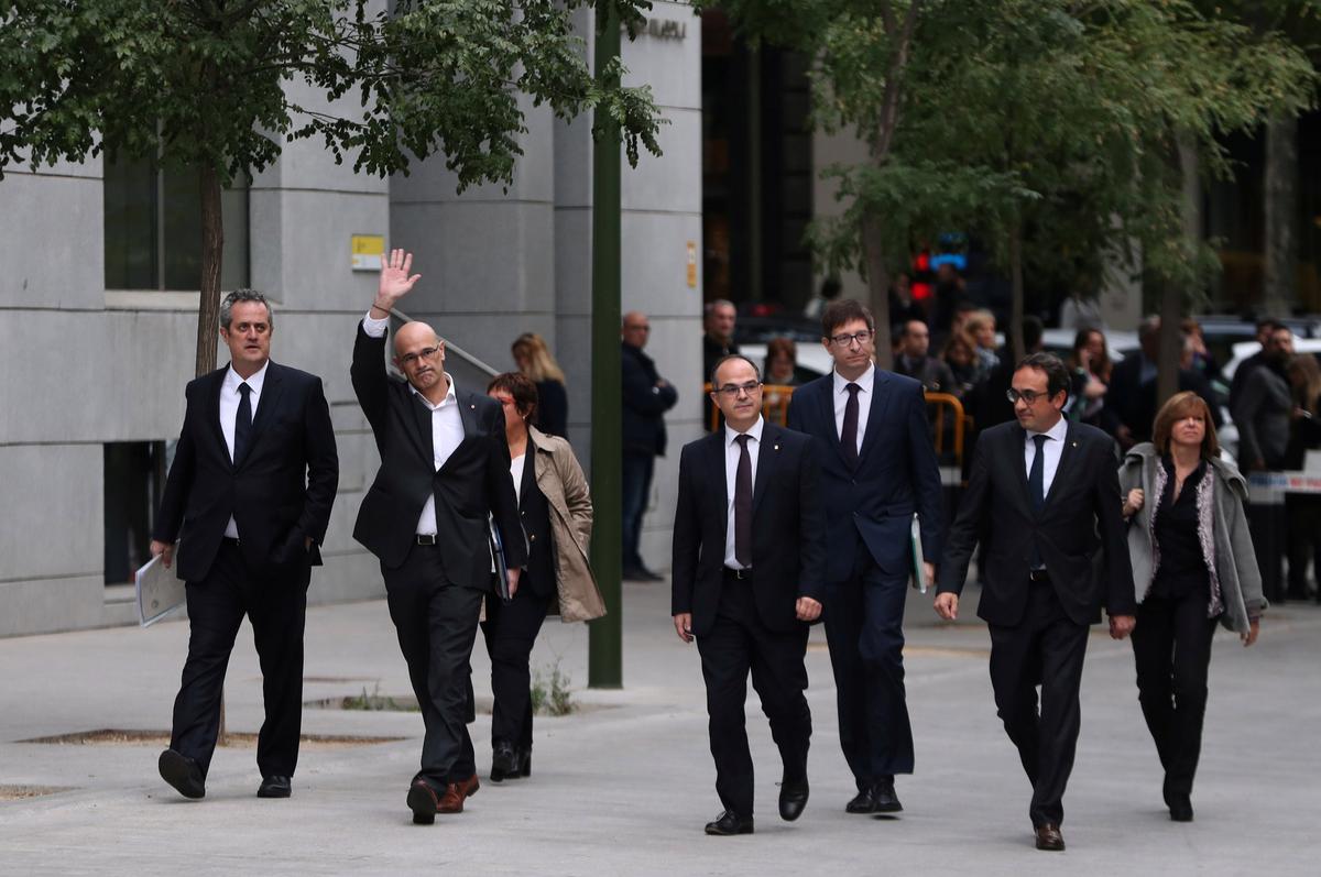 Spanish Prosecutor Seeks Arrest of Ousted Catalan Leader