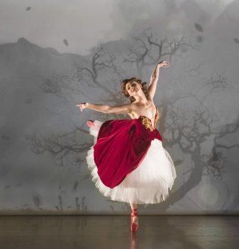 Ashley Shaw as Victoria Page, in “The Red Shoes.” (Johan Persson)