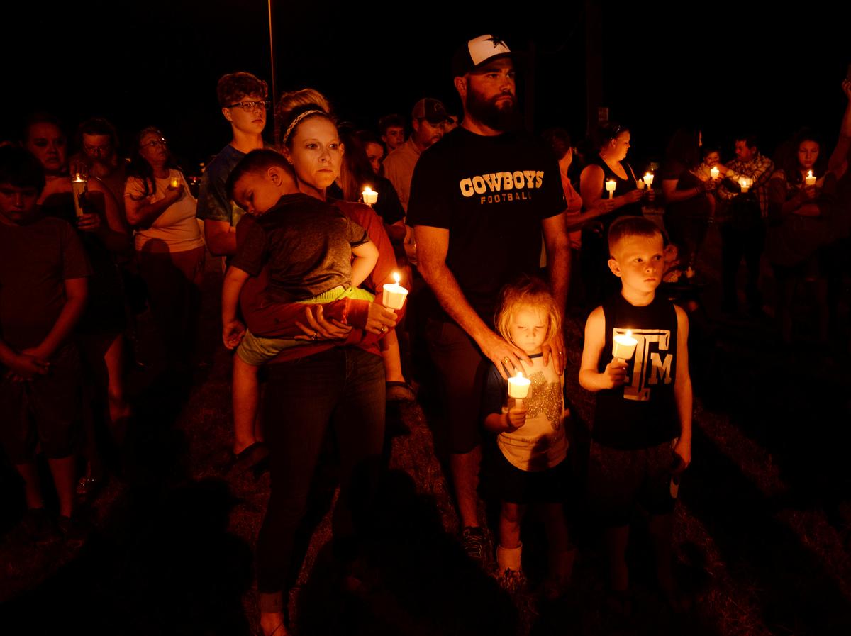 Mourners attend a vigil in Sutherland Springs. (REUTERS/Joe Mitchell)