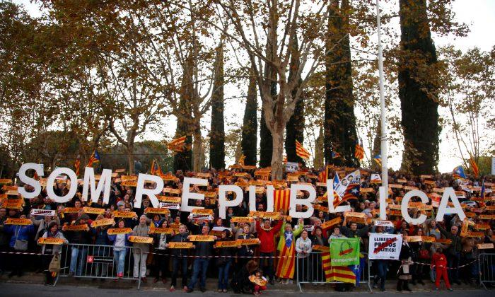 Protesters Flood Barcelona Demanding Release of Separatist Leaders