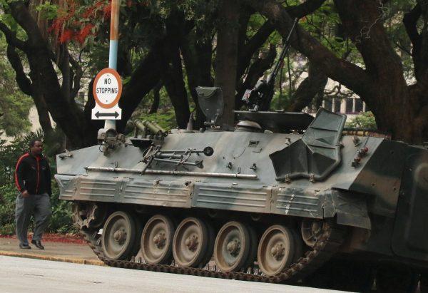 Armoured vehicle is seen outside the parliament in Harare, Zimbabwe, Nov. 16, 2017. (Reuters/Philimon Bulawayo)
