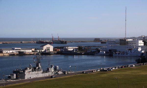 Ships are seen at an Argentine Naval Base, where the missing at sea ARA San Juan submarine sailed from, in Mar del Plata, Argentina November 18, 2017. (Reuters/Marcos Brindicci)