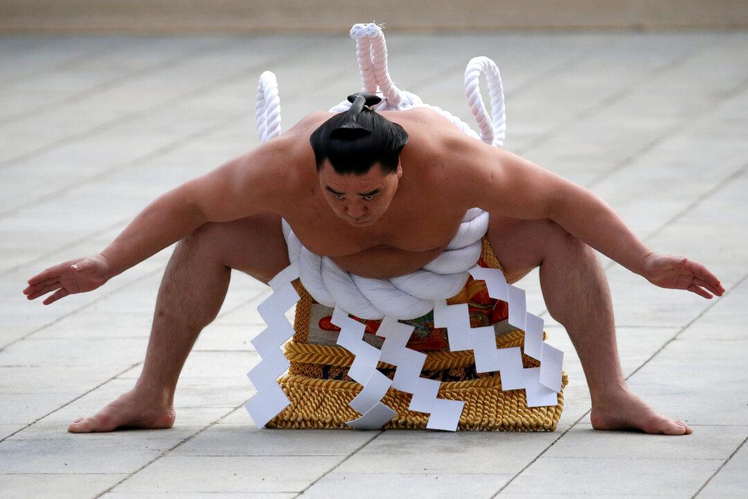 Sumo Grand Champion Harumafuji to Retire Over Assault Incident