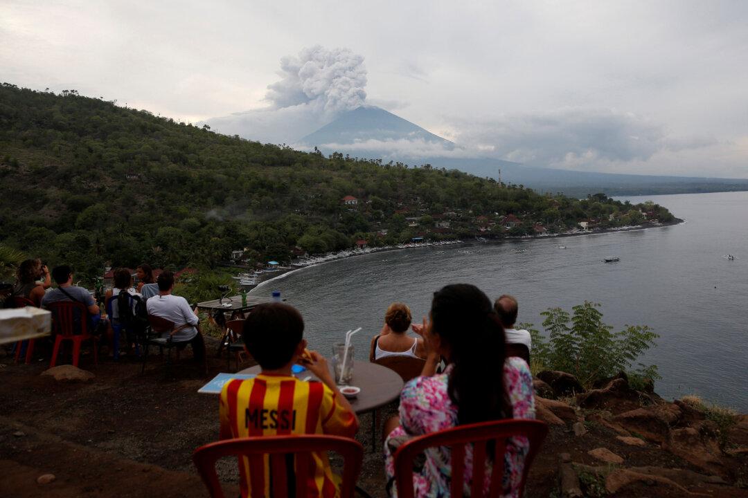Indonesia Reopens Bali Airport as Wind Clears Volcanic Ash